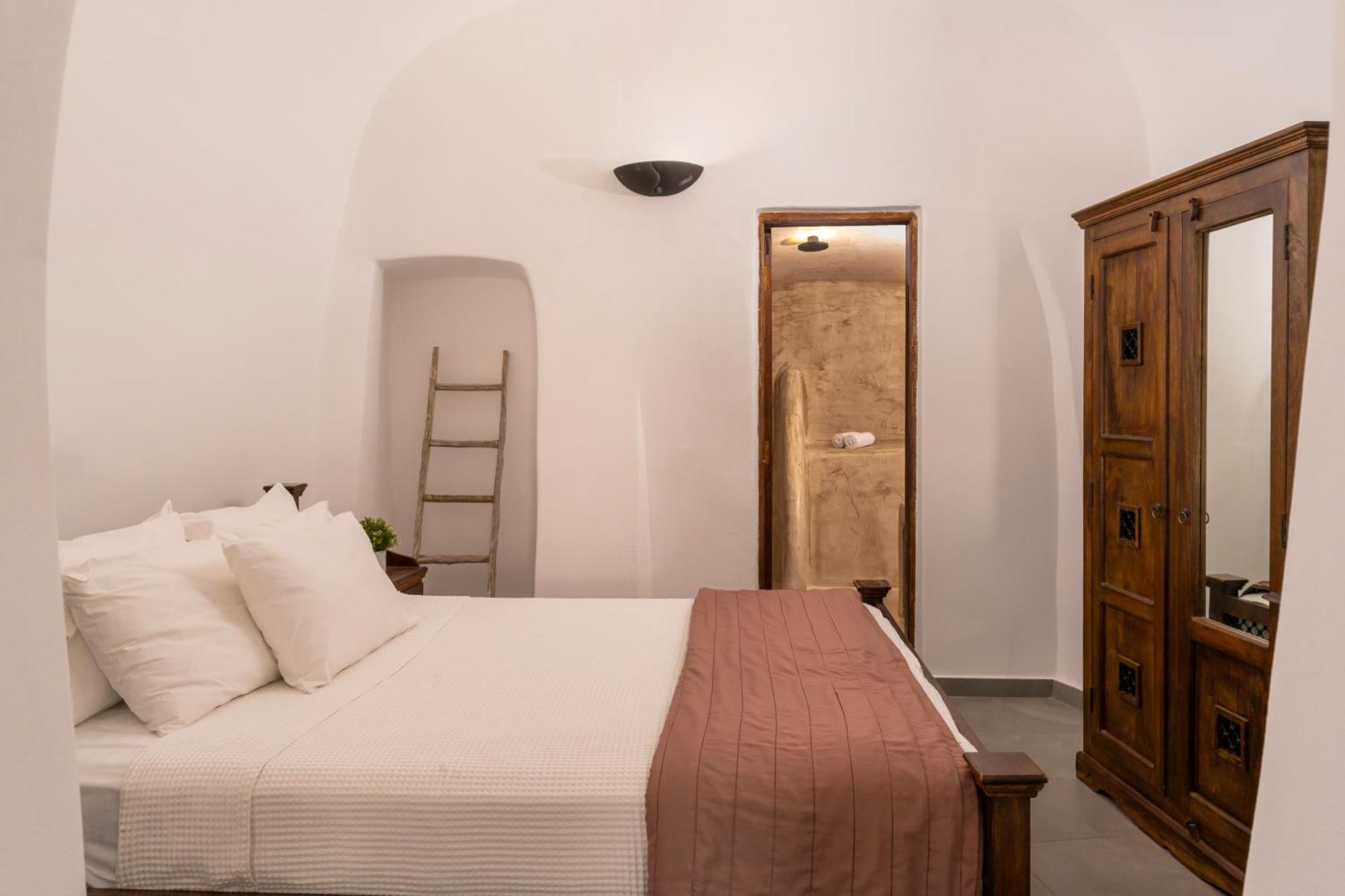 Enalion Suites Oia  Exterior photo