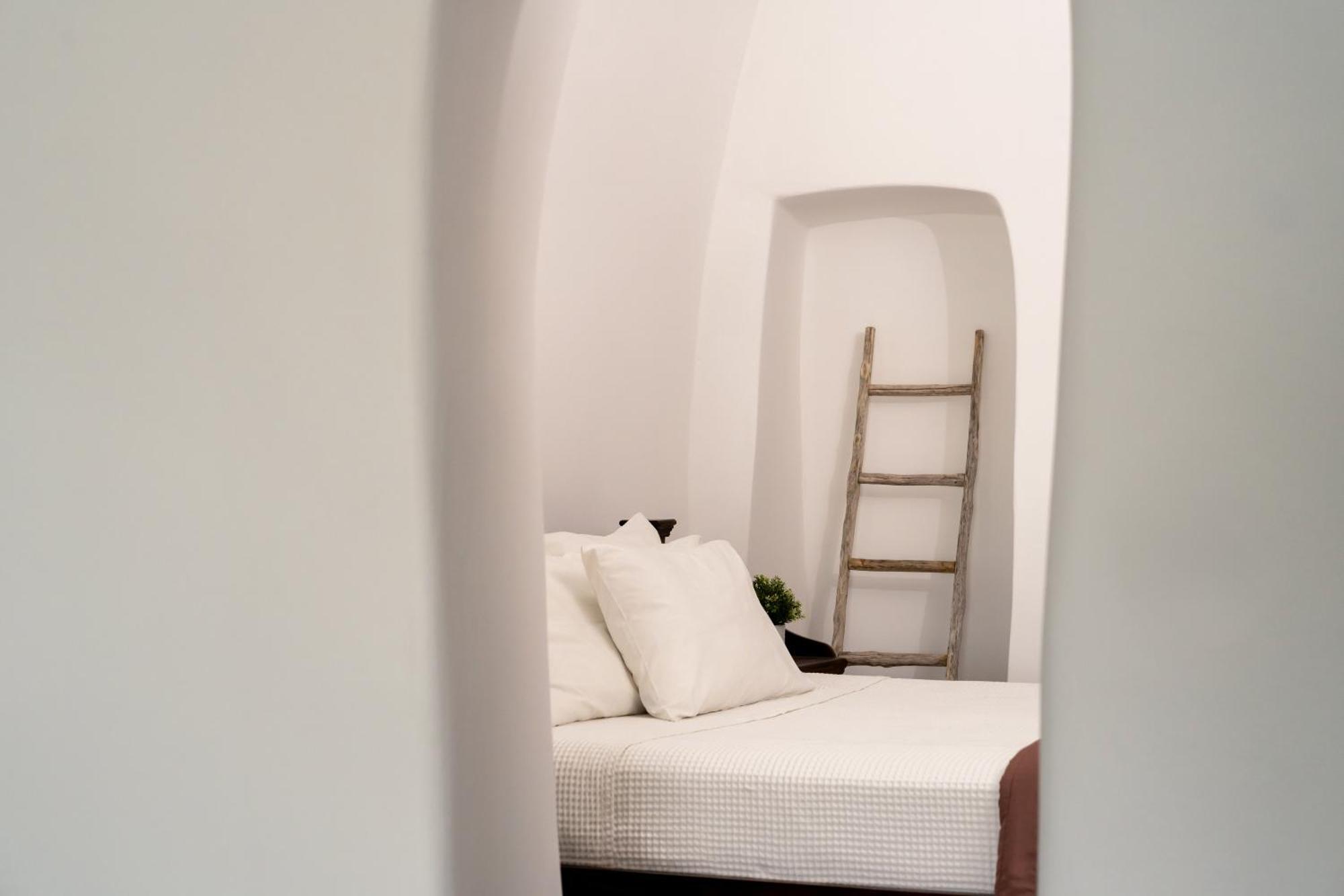 Enalion Suites Oia  Exterior photo